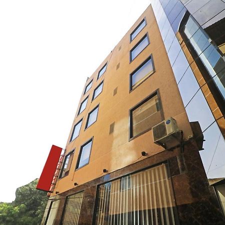 Hotel Paragon Suites New Delhi Bagian luar foto