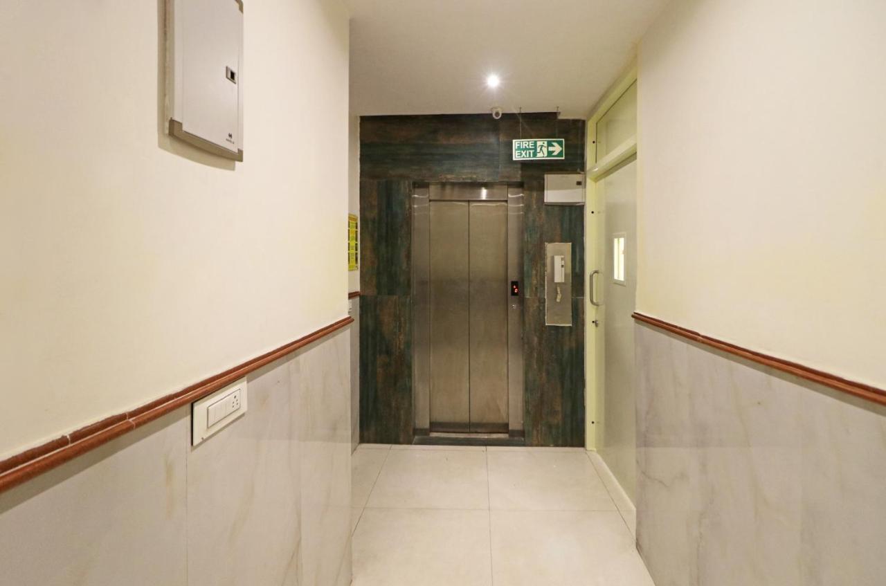 Hotel Paragon Suites New Delhi Bagian luar foto